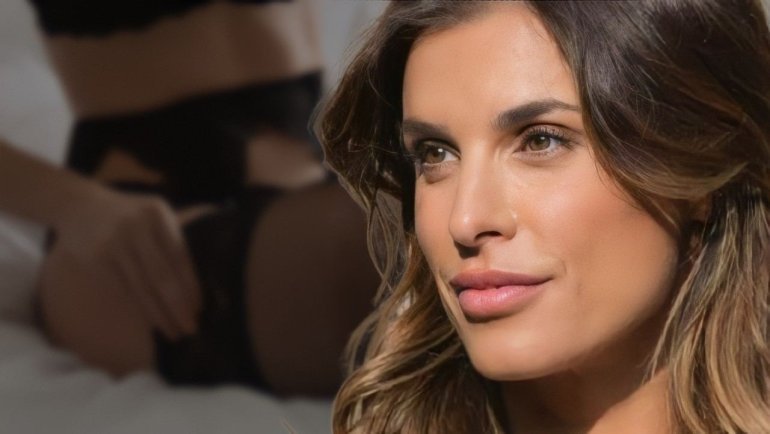 Outfit e acconciature, la minigonna elasticizzata di Elisabetta Canalis e il semiraccolto 