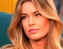 Outfit e acconciature, la minigonna con i fiori di Sophie Codegoni e la treccia spettinata