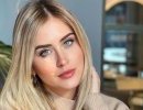 Moda e tagli capelli, i pantaloni in crochet di Valentina Ferragni e la chioma lunga