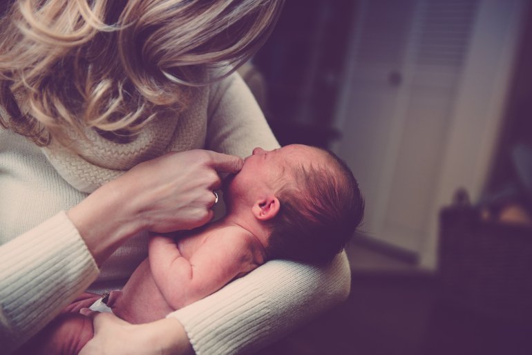Regali di Natale per mamma e neonato: le idee più utili