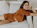 Outfit e acconciature, la ponytail bassa e il blazer di Melita Toniolo 