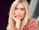 Moda e tagli capelli, il tailleur gessato di Eleonora Pedron e il lob biondo