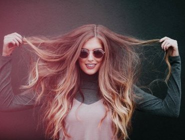 Capelli, metodi per farli crescere rapidamente: trucchi e consigli 