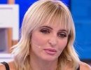 Moda e tagli capelli, la canotta in crochet di Veronica Peparini e il bob corto