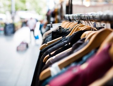 Vestirsi bene spendendo poco: alcuni consigli per riuscirci